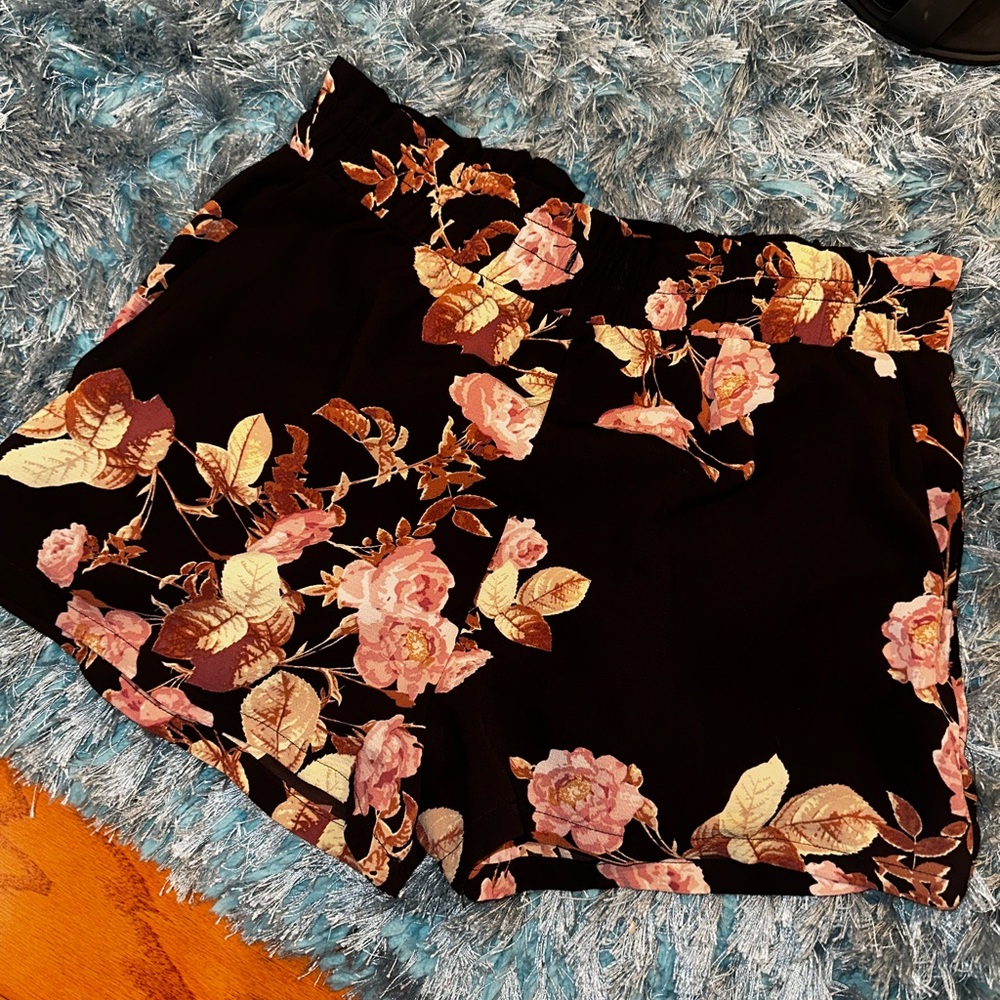 Boutique floral shorts